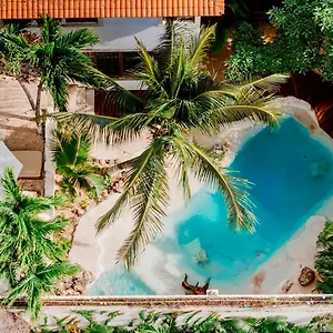 Enigmatic Experience **** Cancún